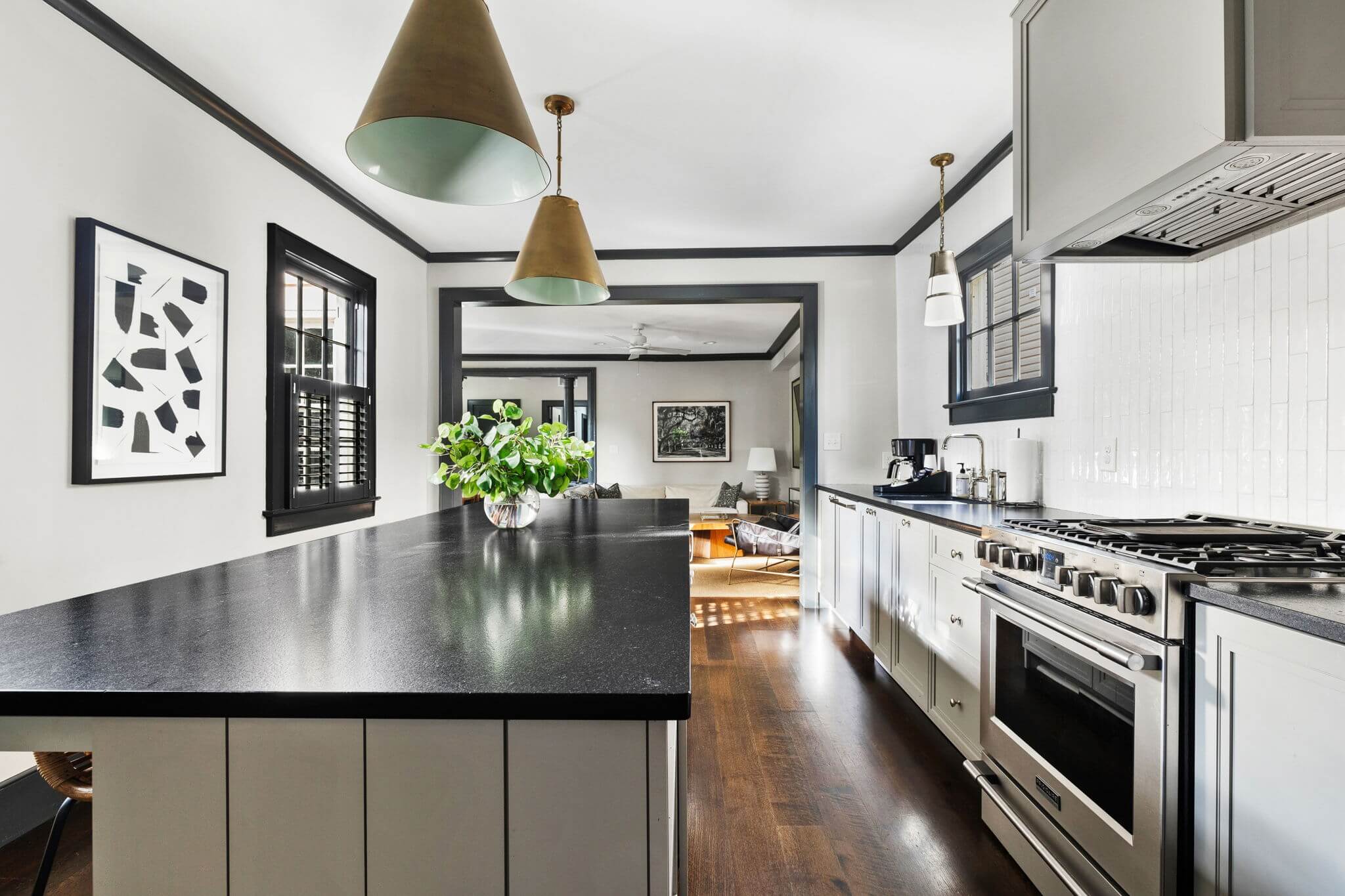 10-web-or-mls-010-212AshleyAve-Charleston-SC-29403-KylieLeach-Edit-Done