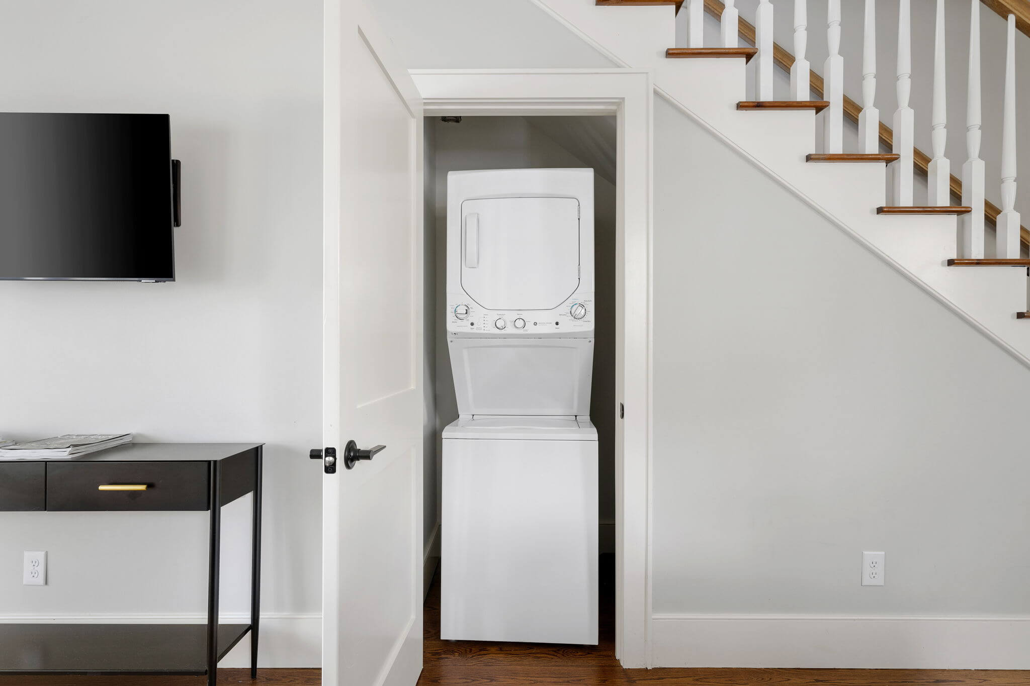 111-web-or-mls-113-216AshleyAve-UnitD-Charleston-SC-29403-KylieLeach-Edit-Done