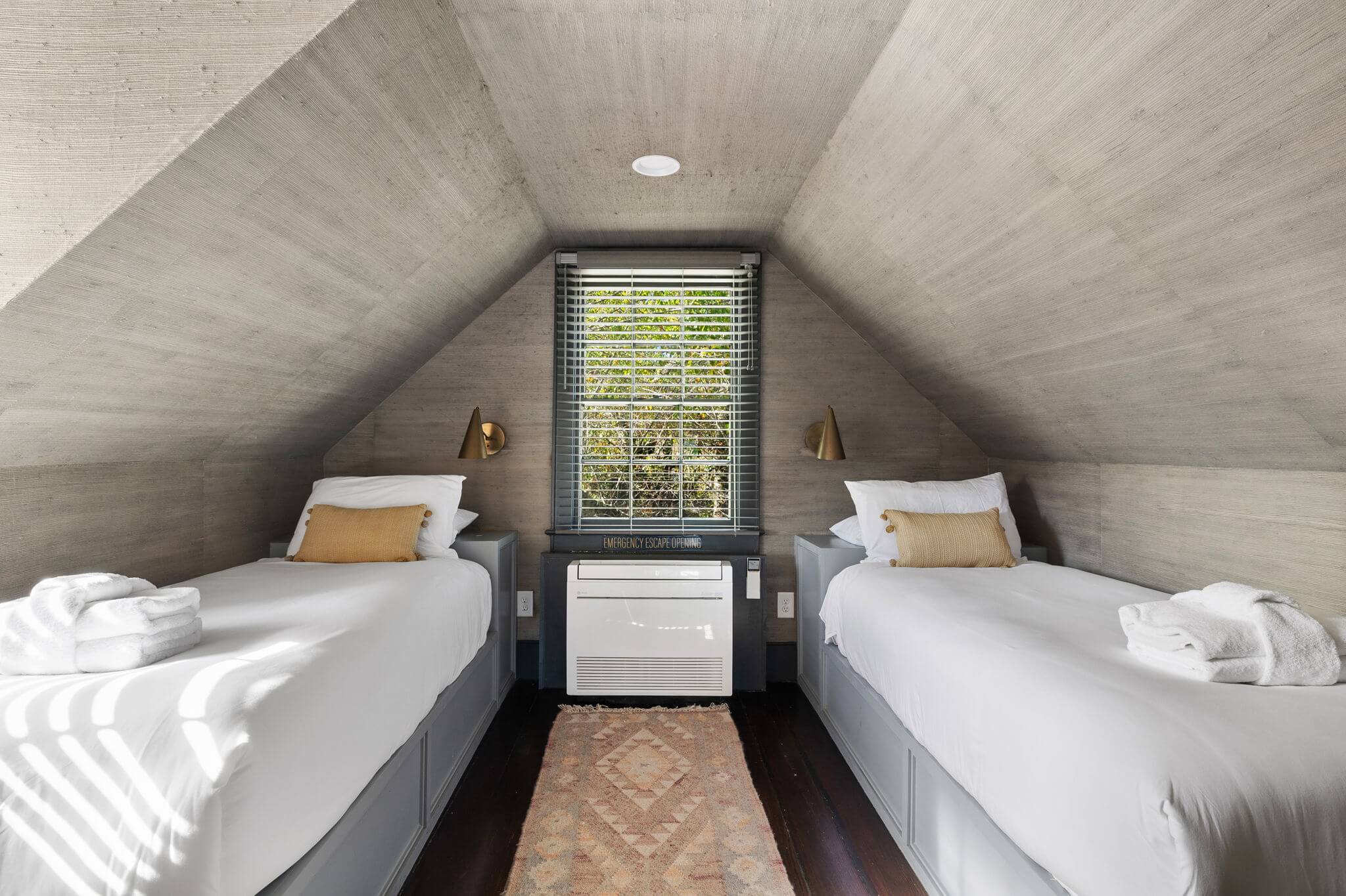 26-web-or-mls-026-212AshleyAve-Charleston-SC-29403-KylieLeach-Edit-Done