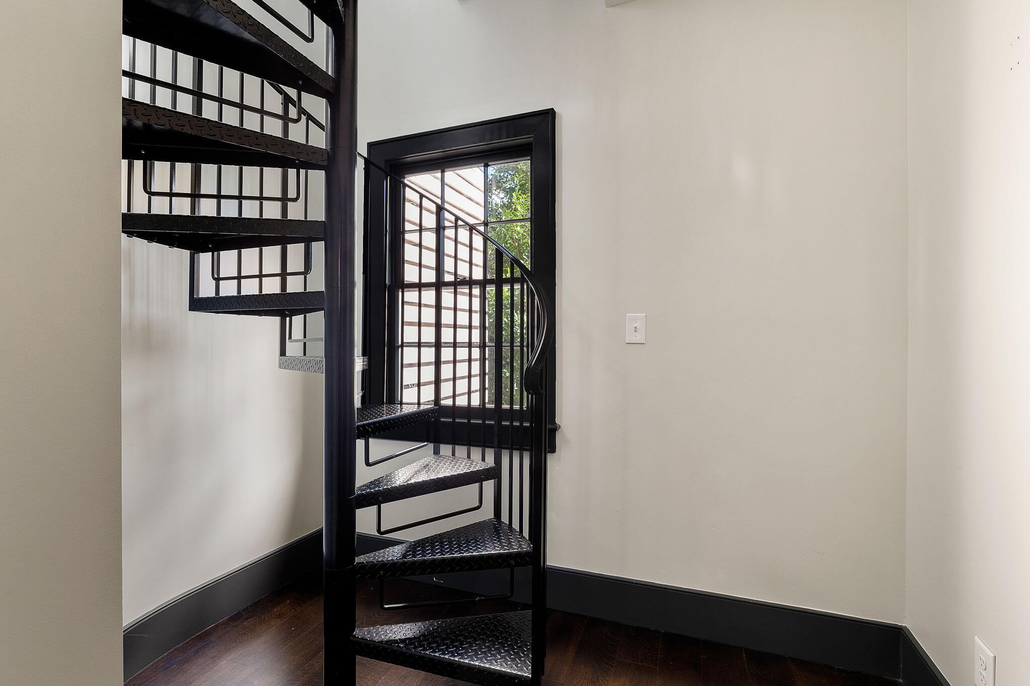 33-web-or-mls-033-212AshleyAve-Charleston-SC-29403-KylieLeach-Edit-Done