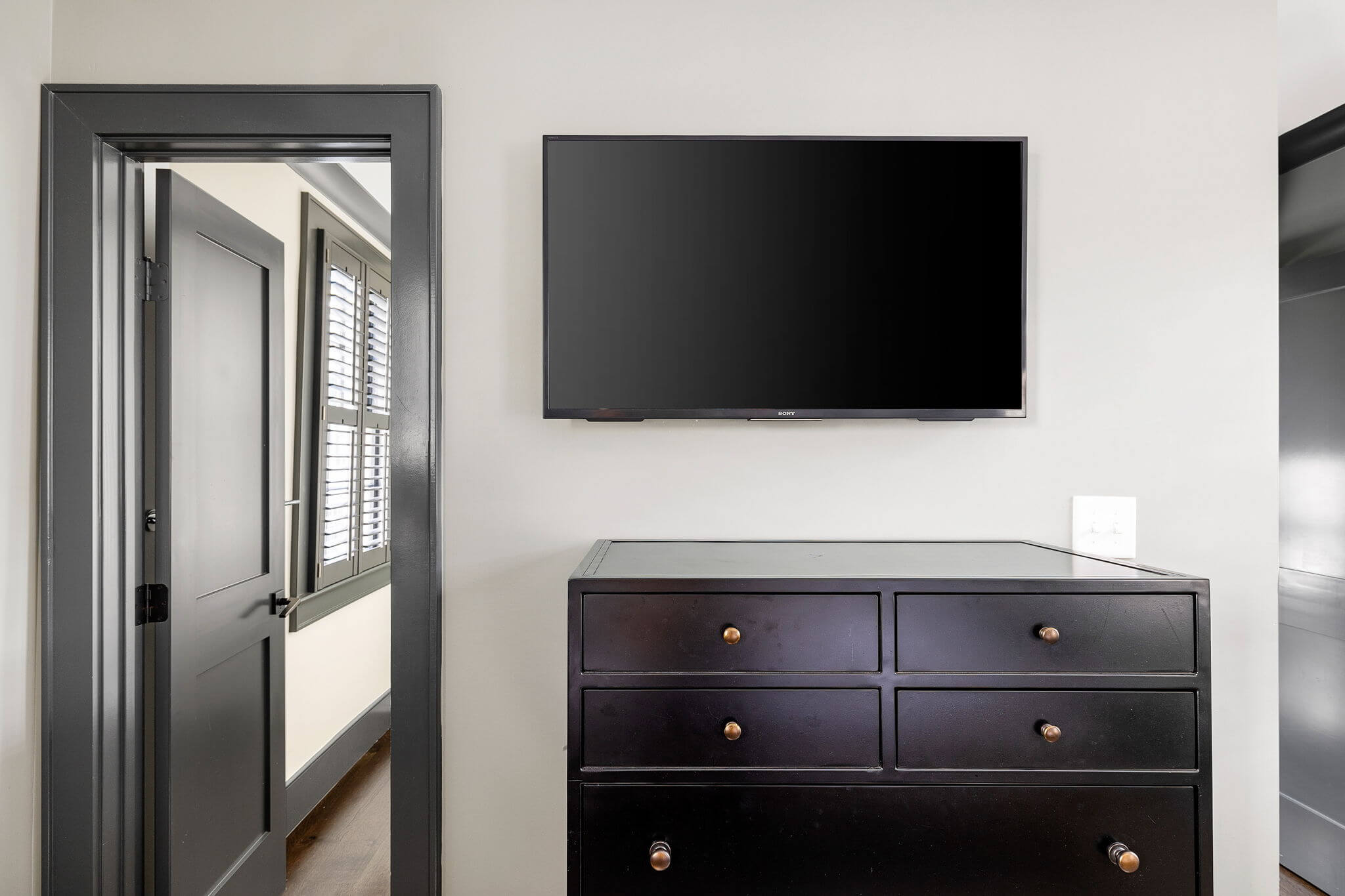 37-web-or-mls-037-212AshleyAve-Charleston-SC-29403-KylieLeach-Edit-Done