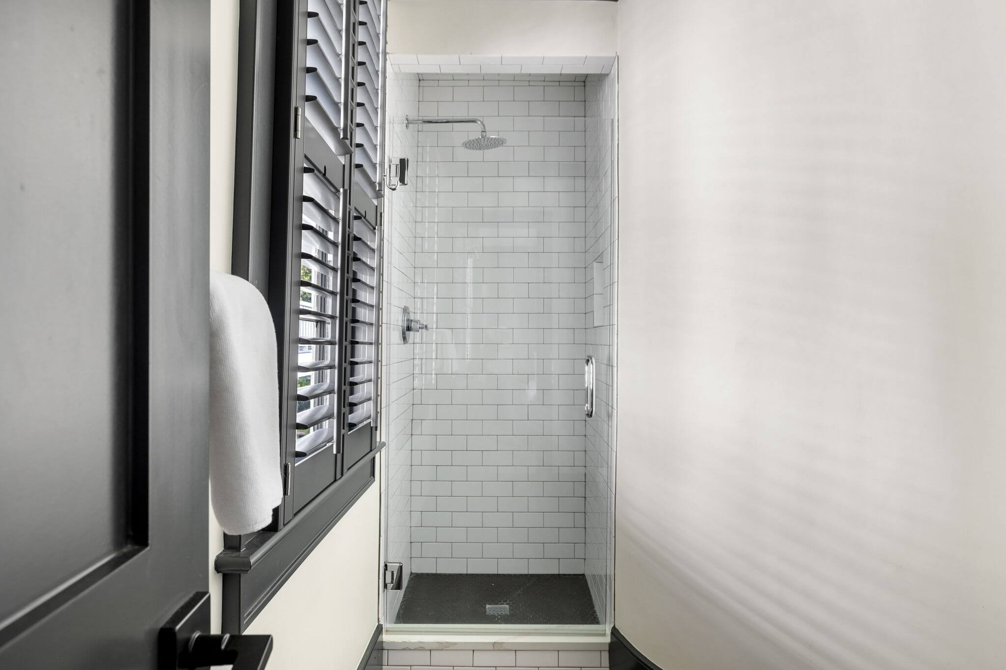 39-web-or-mls-039-212AshleyAve-Charleston-SC-29403-KylieLeach-Edit-Done