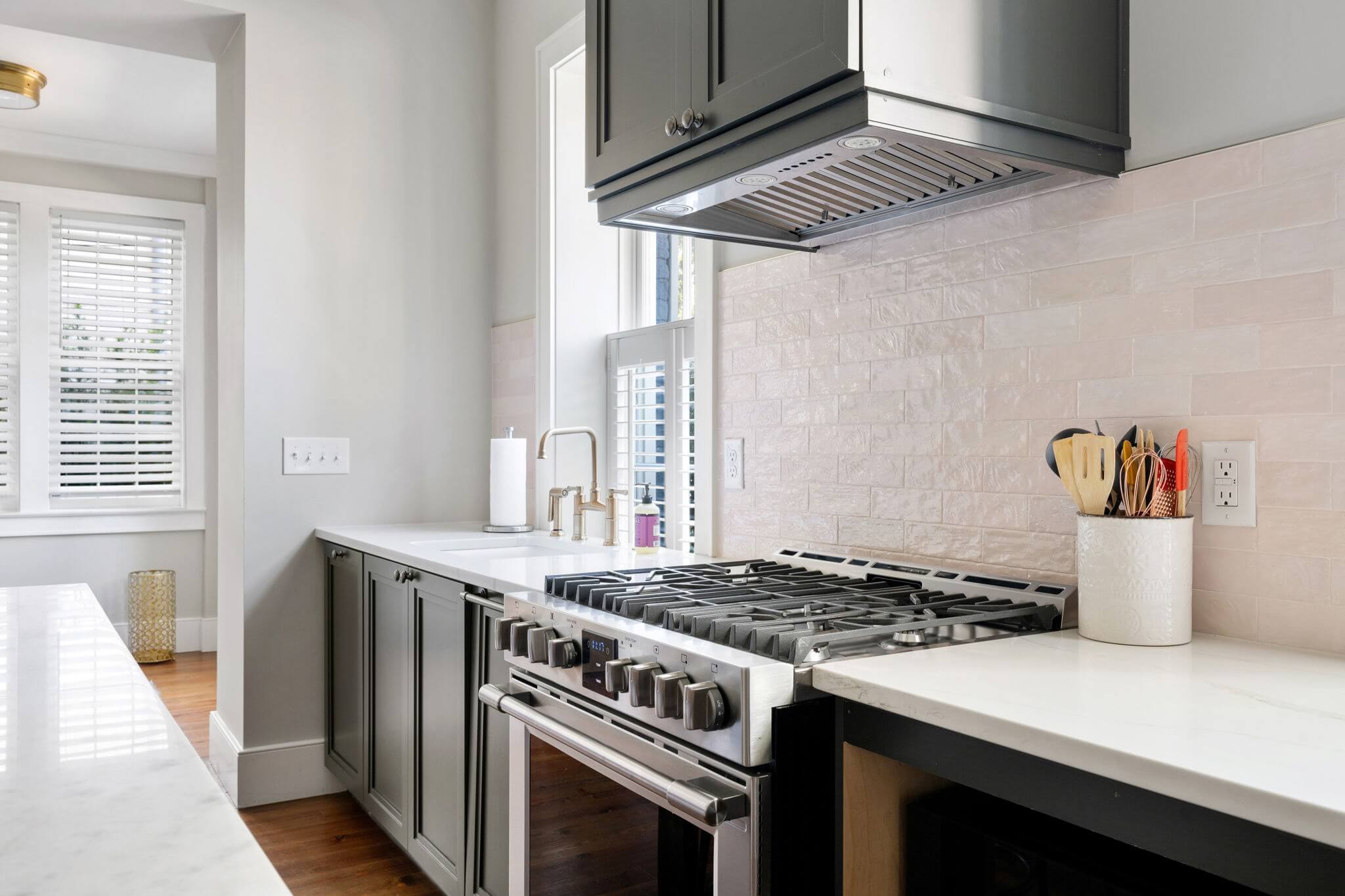 52-web-or-mls-052-216AshleyAve-UnitB-Charleston-SC-29403-KylieLeach-Edit-Done