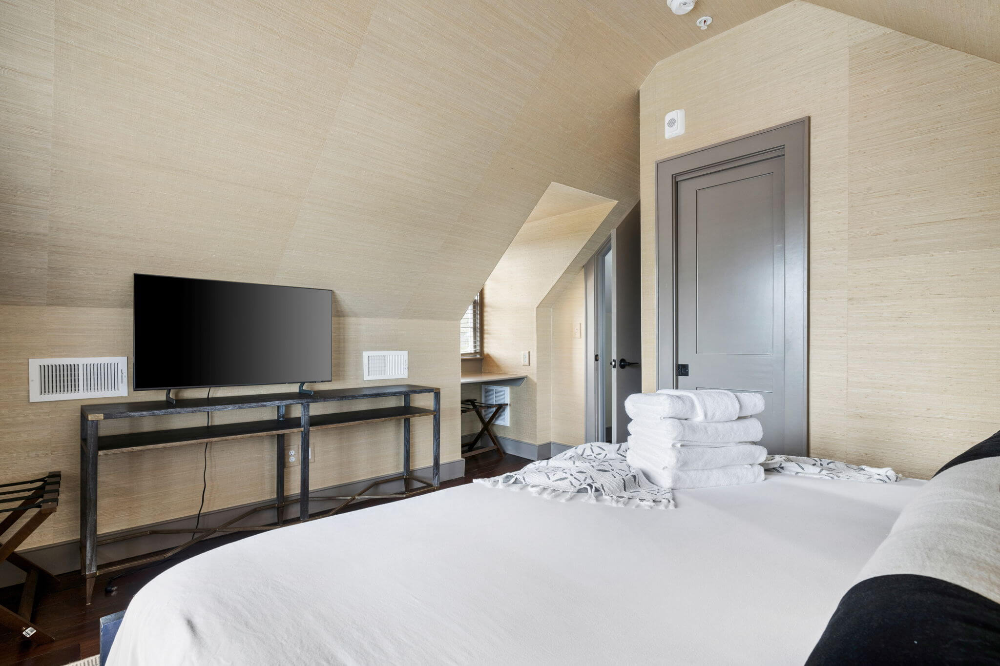 57-web-or-mls-057-207RutledgeAve-Charleston-SC-29403-KylieLeach-Edit-Done