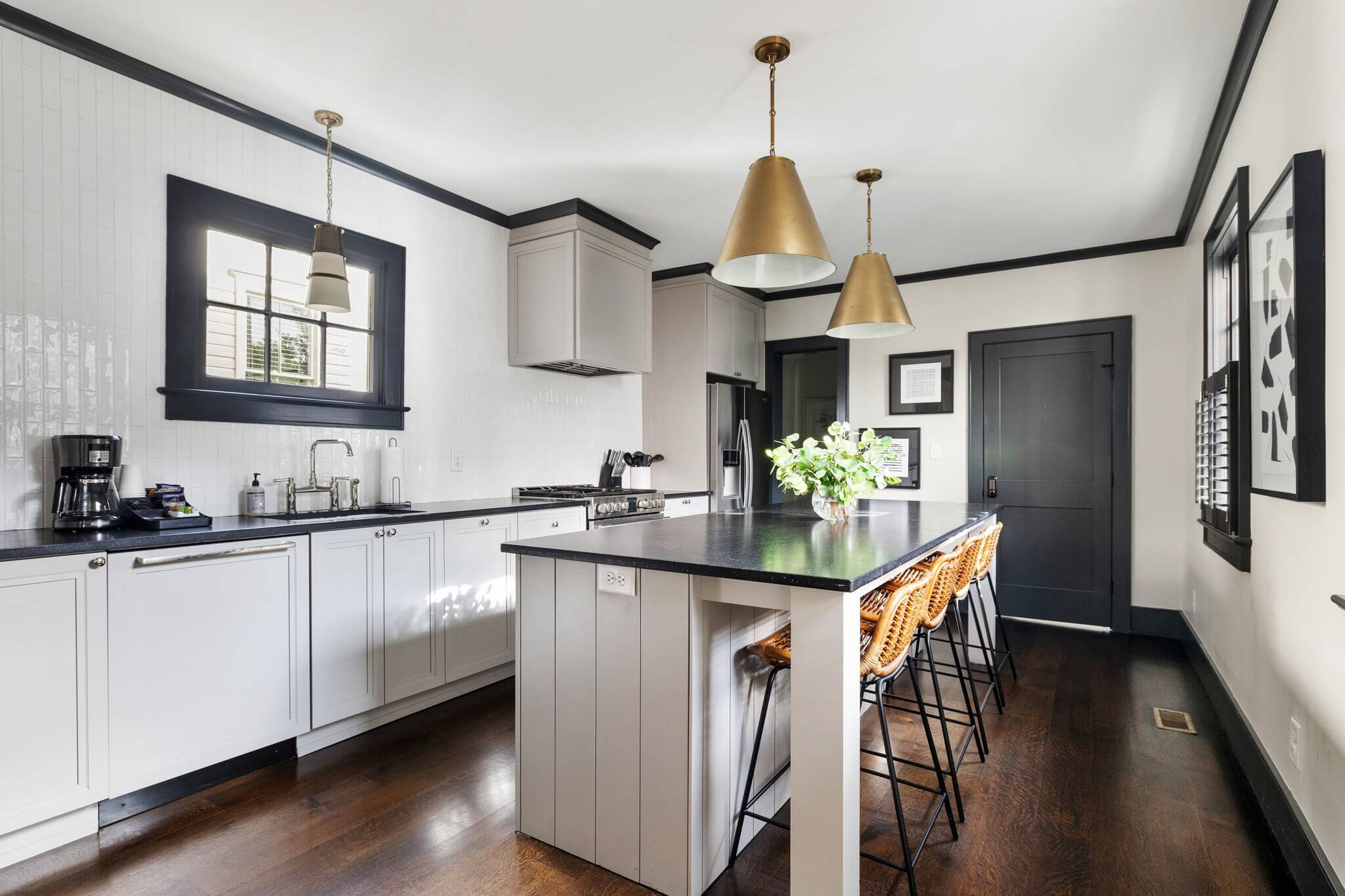 6-web-or-mls-006-212AshleyAve-Charleston-SC-29403-KylieLeach-Edit-Done