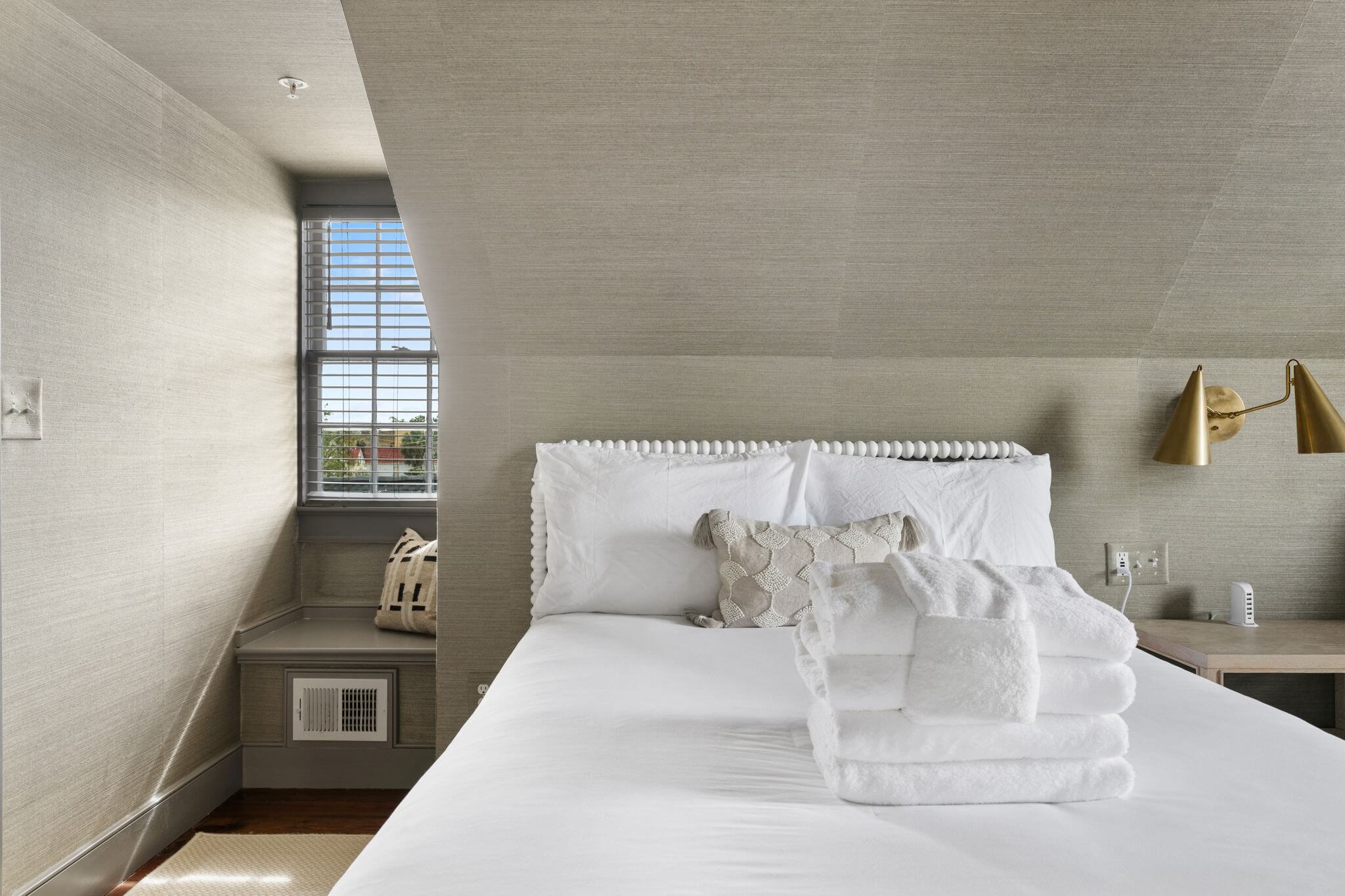 66-web-or-mls-066-207RutledgeAve-Charleston-SC-29403-KylieLeach-Edit-Done