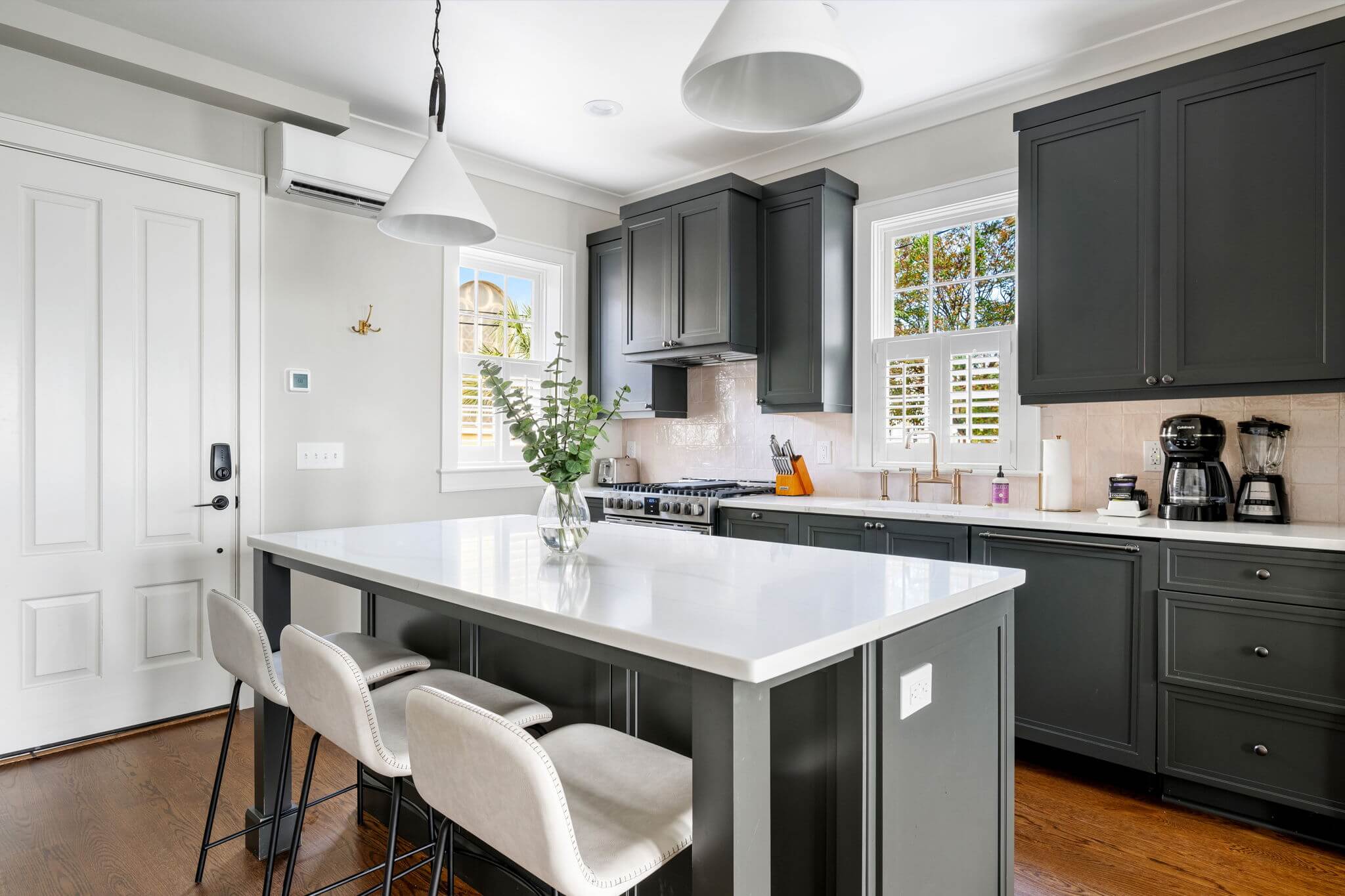 79-web-or-mls-079-216AshleyAve-UnitD-Charleston-SC-29403-KylieLeach-Edit-Done